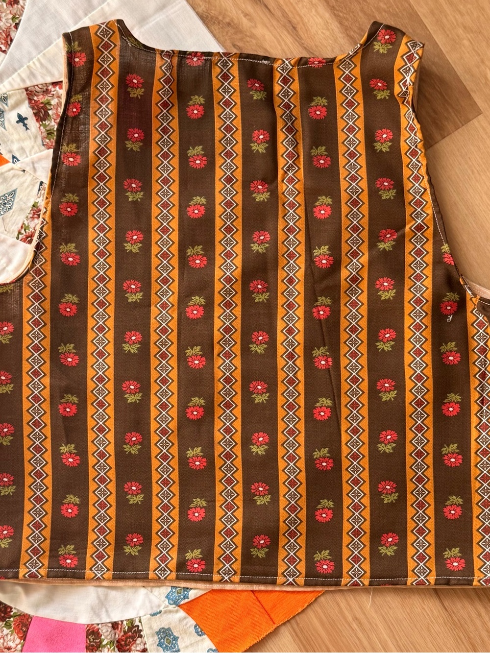 Handmade vintage fabric -Embroidered top - Picture 5 of 8